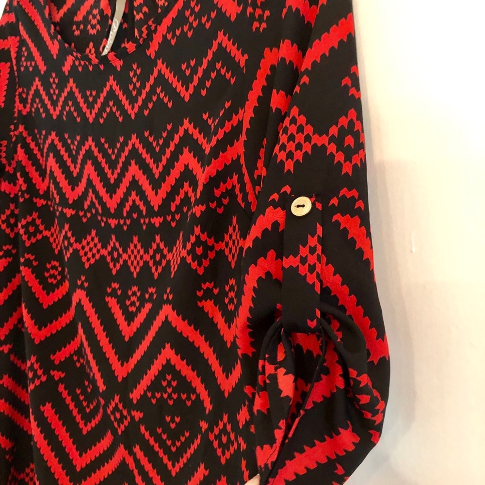 Black and red chevron dress, light weight size L - Picture 3 of 3
